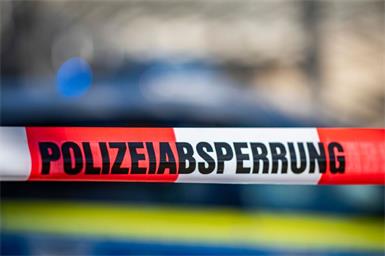 Führerscheinloser Autolenker ignorierte Straßensperre