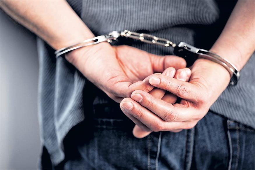 Für einen 23-jährigen Österreicher klickten die Handschellen.