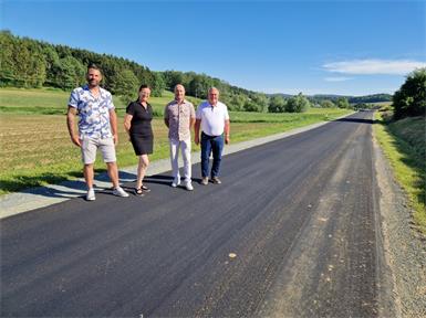 GR Matthias Dragosits, GRin Petra Tanczos, Bürgermeister Roman Jandrisevits und OV Edmund Hafner machten sich vor Ort ein Bild von den Sanierungsarbeiten.