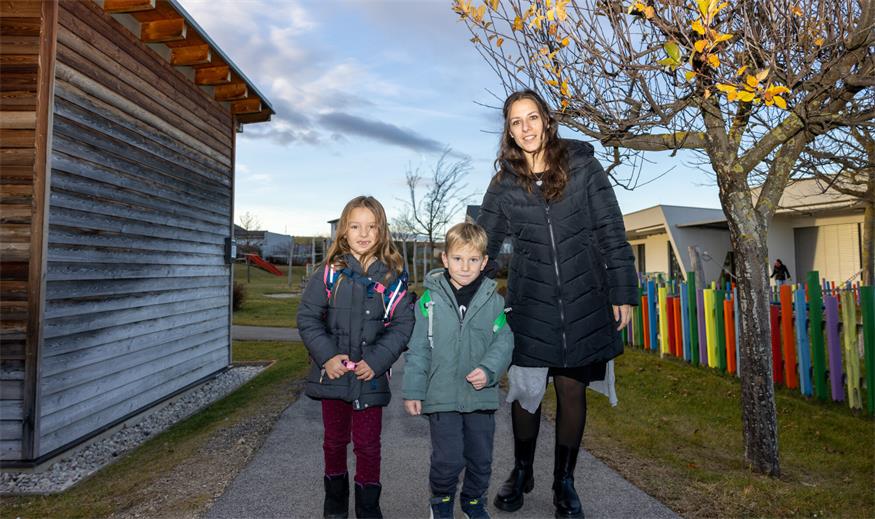 Ganztagesbetreuung im Gratiskindergarten. Janine Aigner aus Marz mit ihren beiden Kindern. „Man spart auch einiges an Geld!“