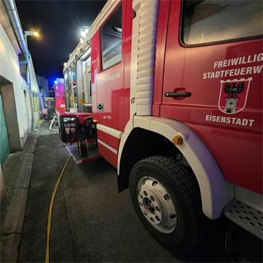 Gebäude stand in Vollbrand