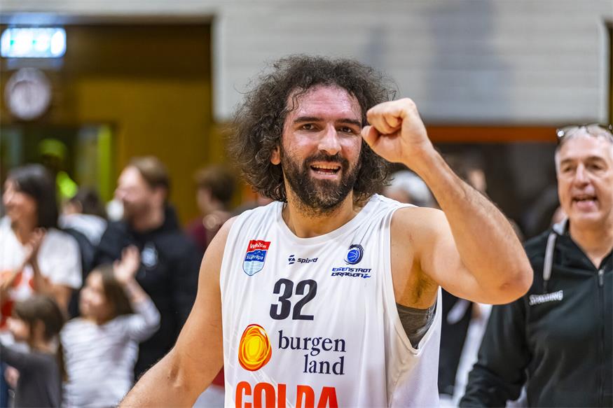 Gegen die Panthers Fürstenfeld durfte Sead Hadzifejzovic endlich wieder jubeln und zeigte einen Dunk aus einem Fast Break - für ihn ein eher ungewöhnlicher Move.