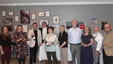 Gelungener Abend im Zeichen des Genusses. Das Team von Juwelier Zauner freute sich gemeinsam mit den Besuchern sowie den Gastgebern vom Gasthaus Fuchs und Gastwinzer Dominik Gober über ein rundum erfolgreiches Event „Wein, Zeit & Juwelen“, das edles Handwerk und erlesenen Geschmack perfekt vereinte.