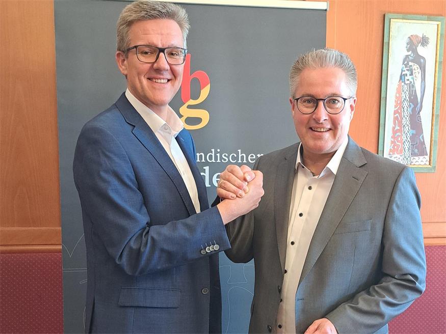 Gemeindebund-Präsident Markus Ulram (r.) stellte Erwin Giefing als Direktor vor.
