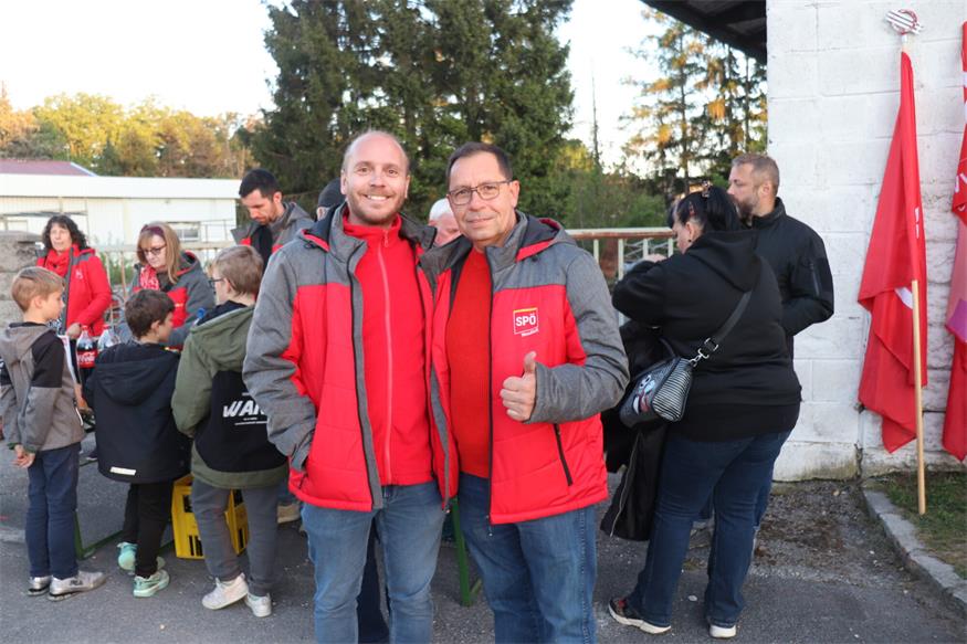 Fackelzug durch Neudörfl am Vorabend des 1. Mai