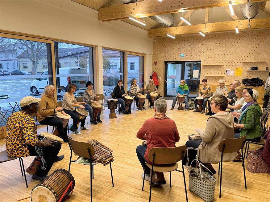 Gemeinsam im Takt: Trommelworkshop begeistert in Gols.