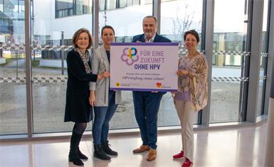Gemeinsame Initiative. Krebshilfe-Burgenland-Geschäftsführerin Andrea Konrath, die stellvertretende Präsidentin Edmira Bekto, Landeshauptmann Hans Peter Doskozil und Krebshilfe-Burgenland-Präsidentin Michaela Klein (v.l.). 