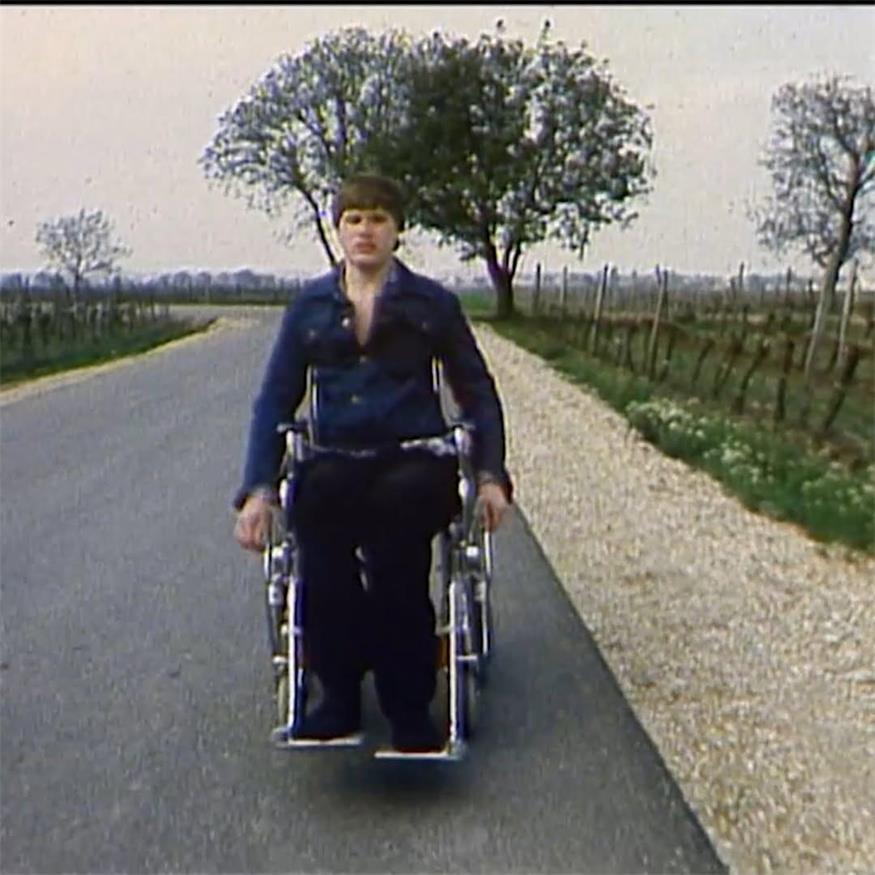 Georg Tischler nach seinem Unfall als junger Bursche in den Weingärten seines Heimatorts.