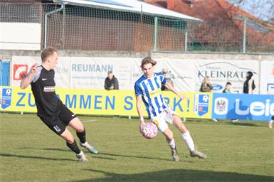 Gergö Fönyedi (re.) steigt am Montag in Leithaprodersdorf bei seinem neuen Klubs ins Training ein