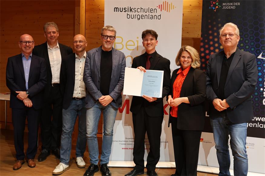 4 Jenő-Takács-Stipendien an herausragende junge Musiker:innen vergeben