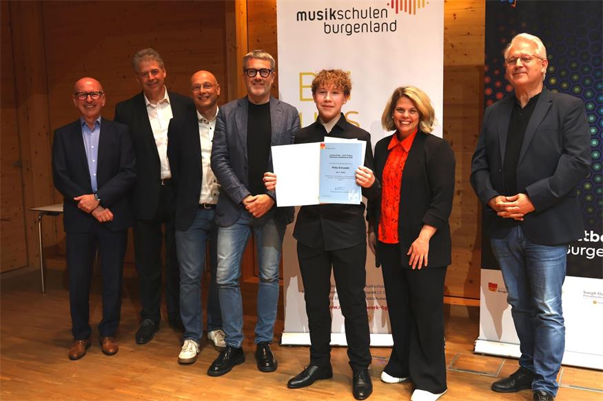 4 Jenő-Takács-Stipendien an herausragende junge Musiker:innen vergeben