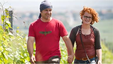 Gernot und Victoria Schreiner laden zu "Mond, Worte, Wein"