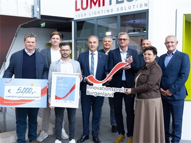 Gesamtsieger LUMITECH (v.l.): Josef Spindler, Nico Tasch, Gabriel Pint, Landesrat Leonhard Schneemann, Peter Haumer, Geschäftsführer Stefan Tasch, Peter Wiesner, WK-Vizepräsidentin Herta Walits-Guttmann und Wirtschaftsagentur-Geschäftsführer Johannes Stipsits.