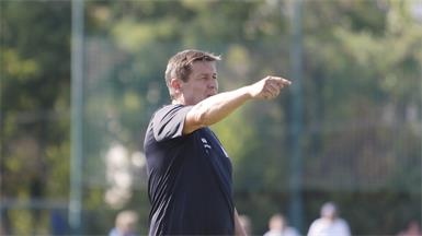 Gesperrt! Das ist Pamas Coach Zoltan Fekete fürs nächste Match gegen Edelserpentin.