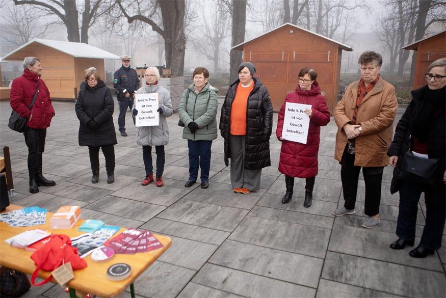 Gewalt an Frauen ist kein individuelles Schicksal, es ist ein strukturelles Problem. Darauf wiesen die SPÖ Frauen im Stadtgarten Oberwart hin.