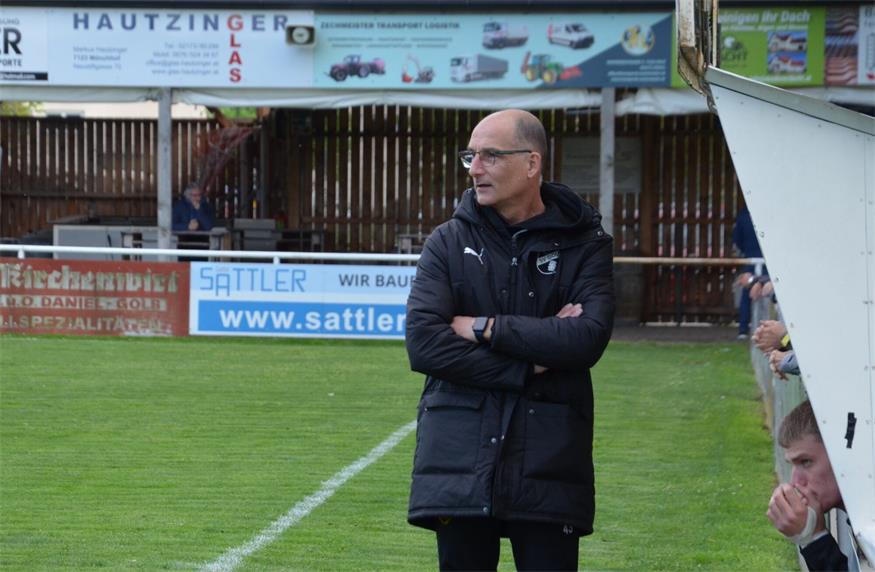 Gols-Coach Hans Thüringer wird auch in der nächsten Saison im Volksfeststadion im Einsatz sein.