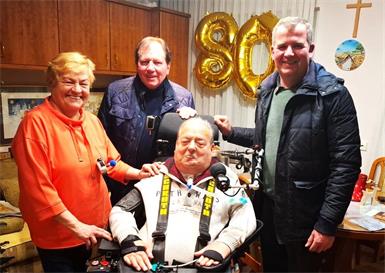Gratulation. Jubilar Josef Habeler mit Gattin Maria, Bürgermeister Matthias Weghofer und Vizebürgermeister Christoph Ramhofer. 