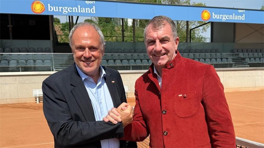 Gratulation dem neuen ÖTV-Boss: Burgenlands Tennisverbands-Präsident Günter Kurz (r.) am Centre Court der Akademie in Oberpullendorf. 