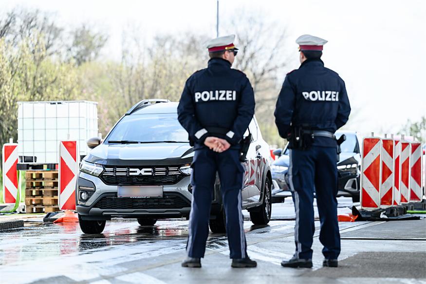 Grenzkontrollen voll angelaufen, bis zu 75 Minuten Stau