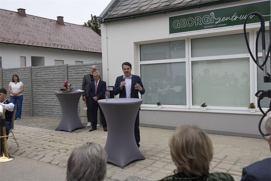Georgizentrum eröffnet: Ehrung für Adelheid Hahnekamp