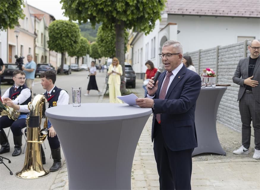 Georgizentrum eröffnet: Ehrung für Adelheid Hahnekamp