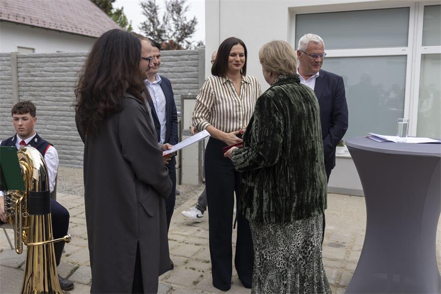 Georgizentrum eröffnet: Ehrung für Adelheid Hahnekamp