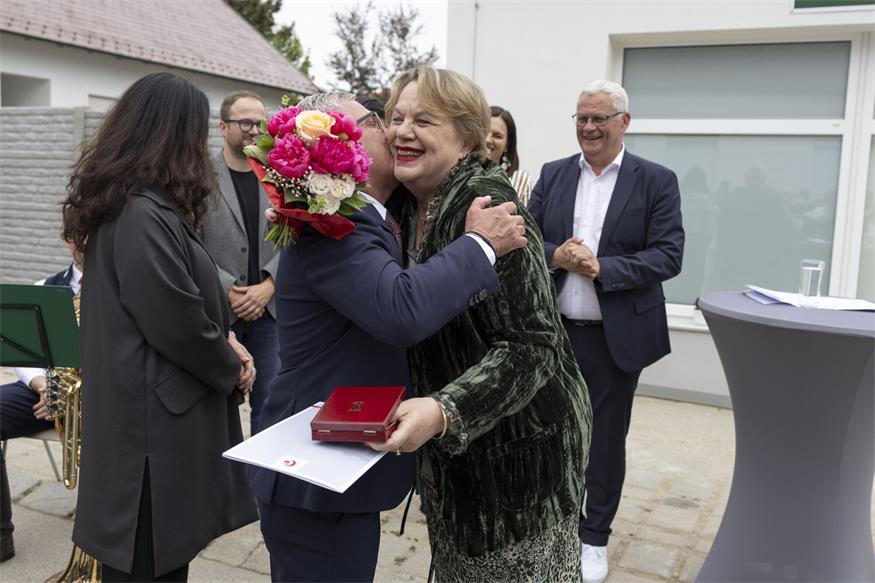 Georgizentrum eröffnet: Ehrung für Adelheid Hahnekamp