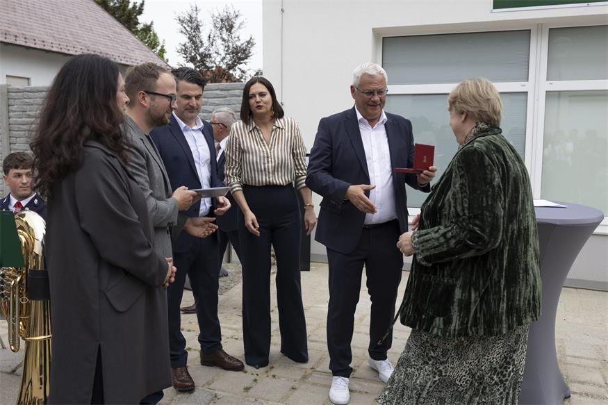 Georgizentrum eröffnet: Ehrung für Adelheid Hahnekamp