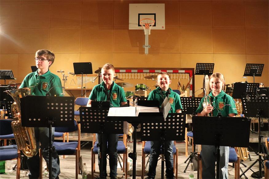 Winzerkapelle Kleinhöflein gab ausverkauftes Konzert mit Anton Josef
