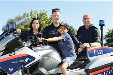 Gut gelaunt. Corinna Habetler, Stefan Adorjan, Jakob Rath und Thomas Derkits.