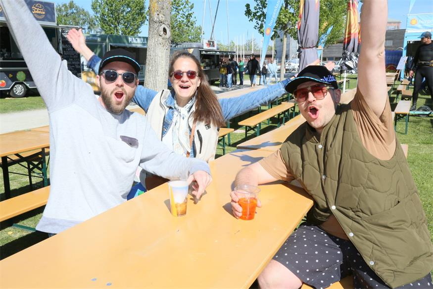 Gute Stimmung schon beim Soft Opening am Donnerstag: Günther Thiel, Susanna Gross und Jakob Kast