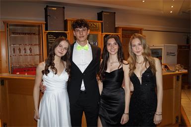 Hanna Bosard, Lukas Bosard, Victoria Pinter und Leonie Huber.