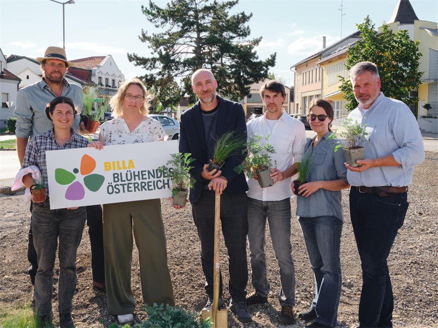 Harald Schau, Sylvia Hirschvogel, Bürgermeisterin Silvia Pitzl, Ronald Würflinger, Amtsleiter Markus Preiner, Karin Weinhandl und Nationalparkdirektor Johannes Ehrenfeldner.