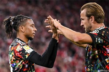 Harry Kane/r. und Michael Olise geigten gegen Union Berlin auf