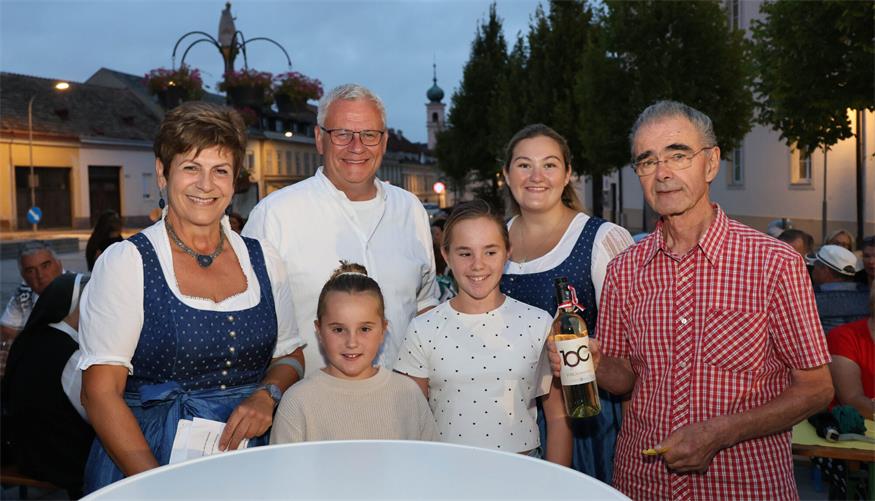 Grillparty vor der Haydnkirche