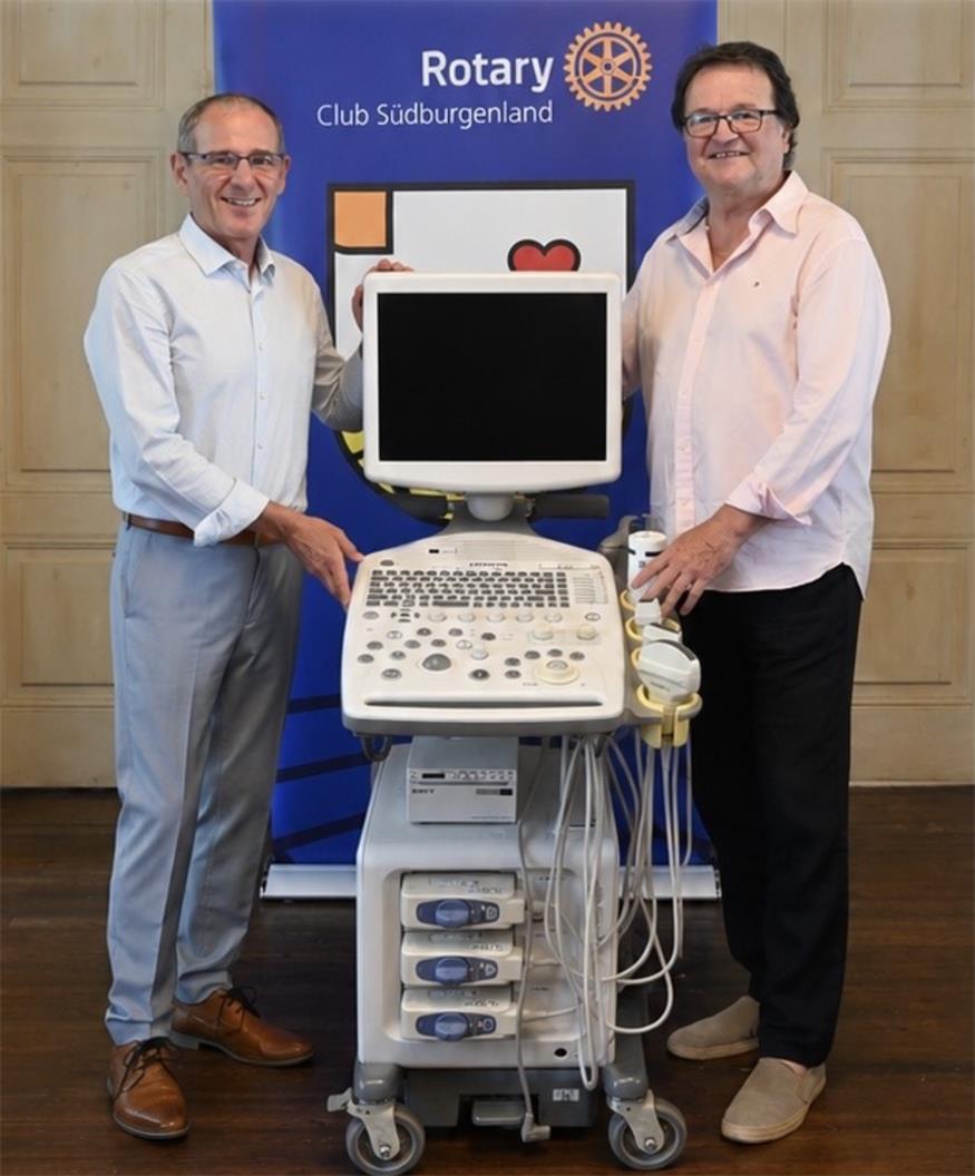 Herbert Riegler und Walter Toniolli mit dem Ultraschallgerät