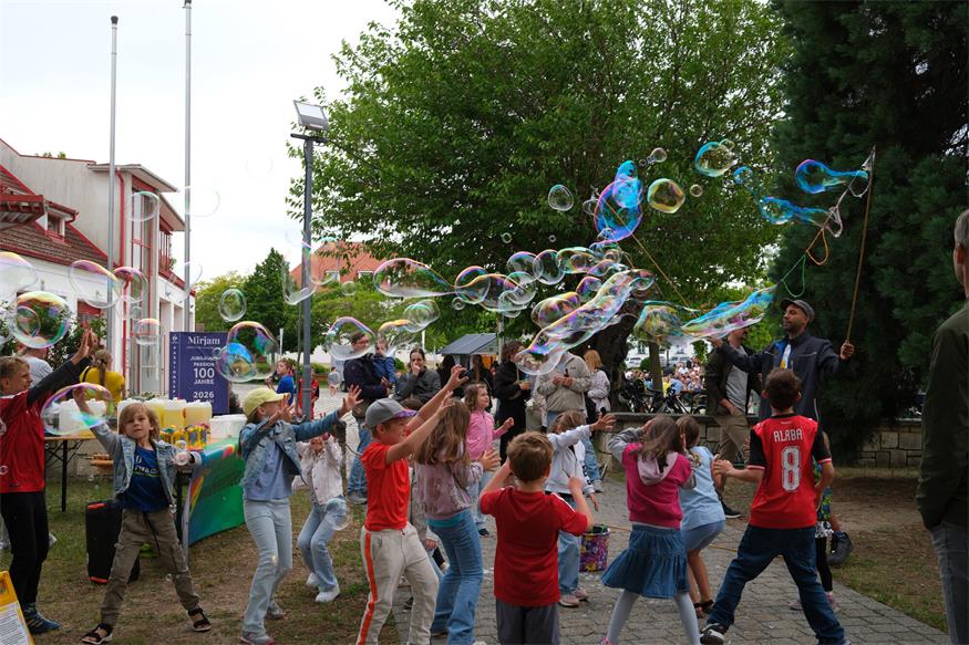 St. Margarethen: Schulschlussfeier am Hauptplatz