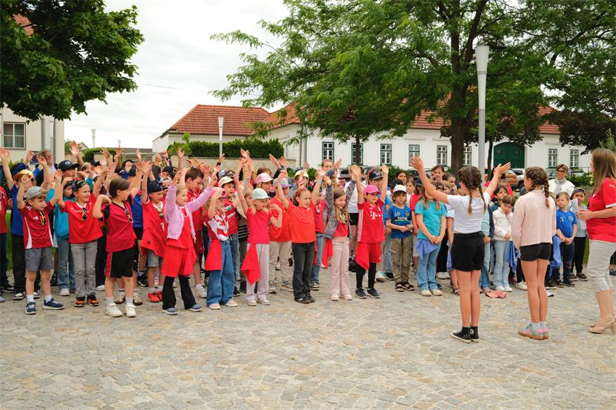 St. Margarethen: Schulschlussfeier am Hauptplatz
