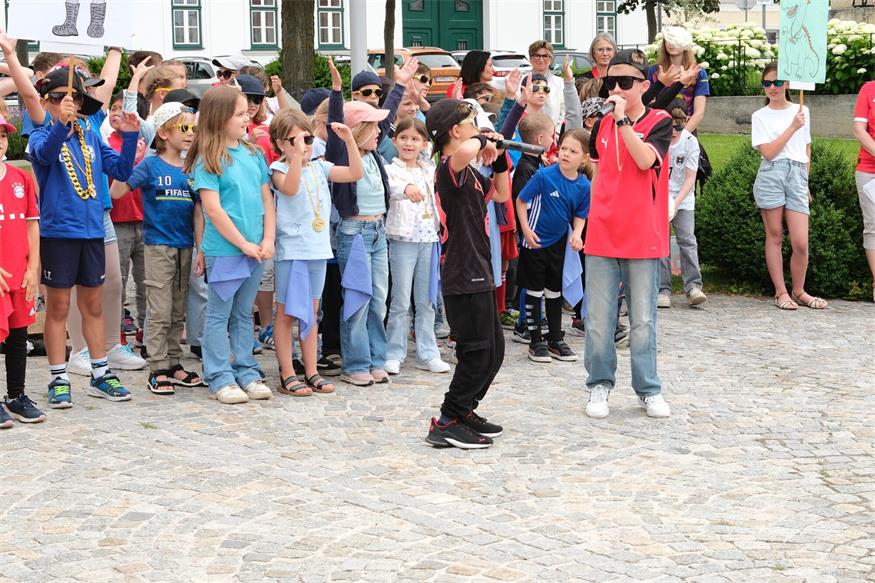 St. Margarethen: Schulschlussfeier am Hauptplatz