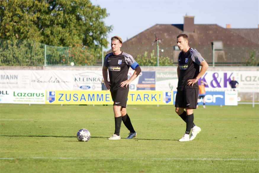 Horitschons Flügelzange, bestehend aus Linksverteidiger und Kapitän Philip Wessely (l.) und Linksaußen Bastian Lehner, knöpften der bis dato auswärts immer siegreichen SpG Edelserpentin einen Punkt ab.