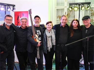 Howard Nightingall, Jeff Geiger, Robert Gumpi, Esther Heiss, Herbert Langsner, Margret Galler, Klemens Hölzenbein