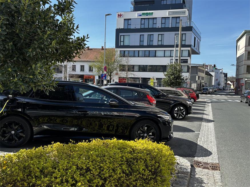 Im Bereich des alten Hochhauses in Oberwart sind Parkplätze ohnehin Mangelware.
