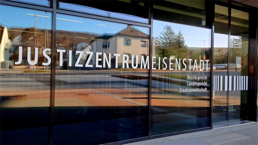 Im Justizzentrum Eisenstadt fand am Dienstag der vierte Verhandlungstag im bisher größten Prozess in der Causa Commerzialbank statt.