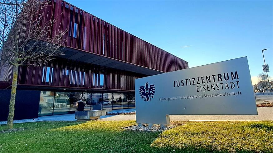 Im Justizzentrum Eisenstadt startete am Dienstag der bisher größte Prozess in der Causa Commerzialbank.
