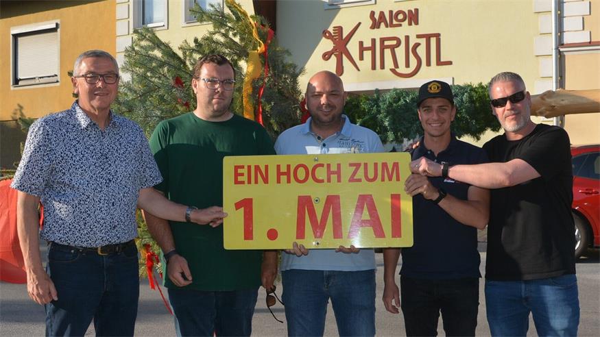 In Breitenbrunn wurde wie in vielen Gemeinden im Bezirk der 1. Mai mit Maibaum und co. gefeiert.