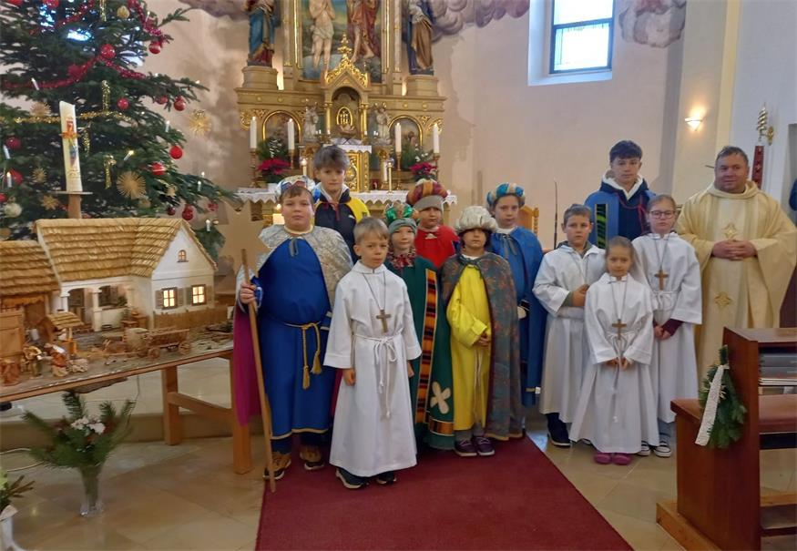 In Neuberg durften die Sternsinger die Messe mitgestalten.