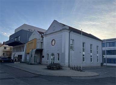 In Oberwart werden verschiedene Möglichkeiten für die Nachnutzung der ehemaligen Synagoge diskutiert.