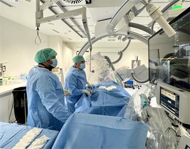 In der Klinik Oberwart werden seit dem Sommer drei bahnbrechende Innovationen für die Behandlung von Herzklappeninsuffizienz (Mitra- und Tri-Clip), zum Verschließen von Löchern im Herz (PFO- und LAA-Okkluder) und der Implantation von bioresorbierbaren – also selbstauflösenden – Stents angeboten. Nun soll eine eigene Abteilung für Herzchirurgie gegründet werden.