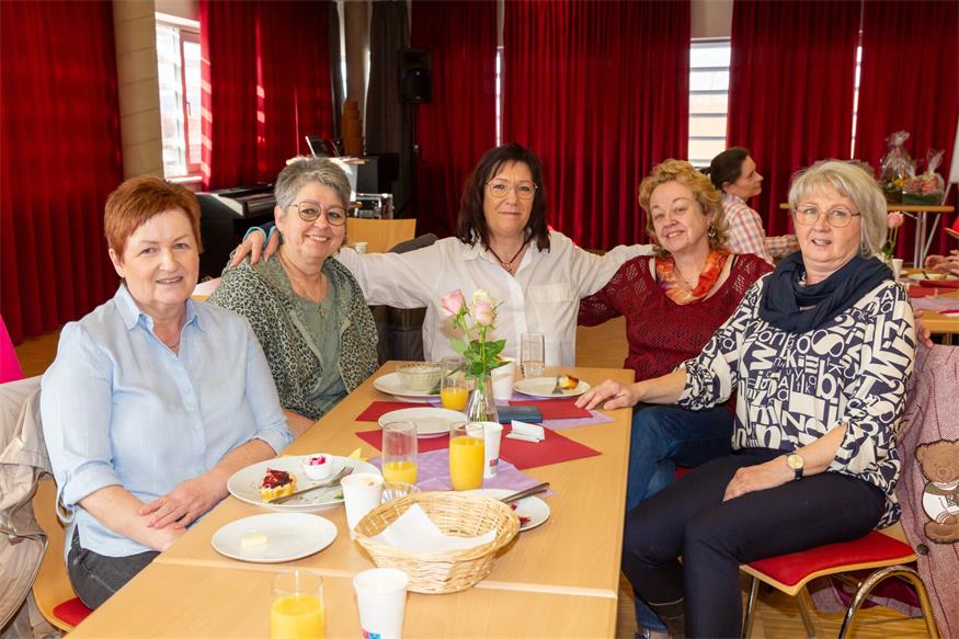 Ingrid Fuchs, Amanda Pummer, Sabine Pfingstl, Anita Zach und Manuela Müllner. 