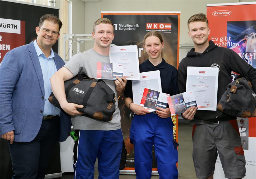Innungsmeister Mario Horvath, Alexander Giefing, Salome Schick und Michael Haberler (v. l.).